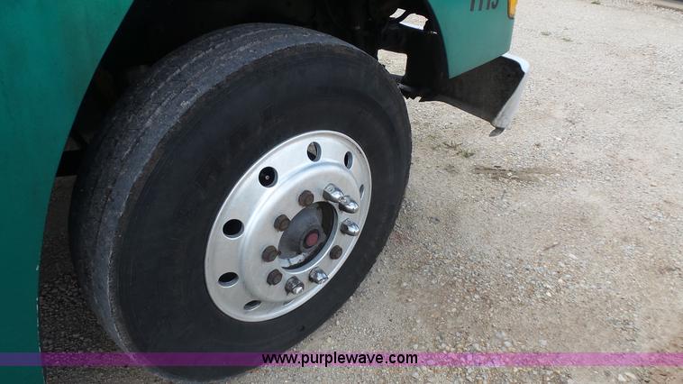 image for item K1418 1990 Freightliner FLD120 semi truck