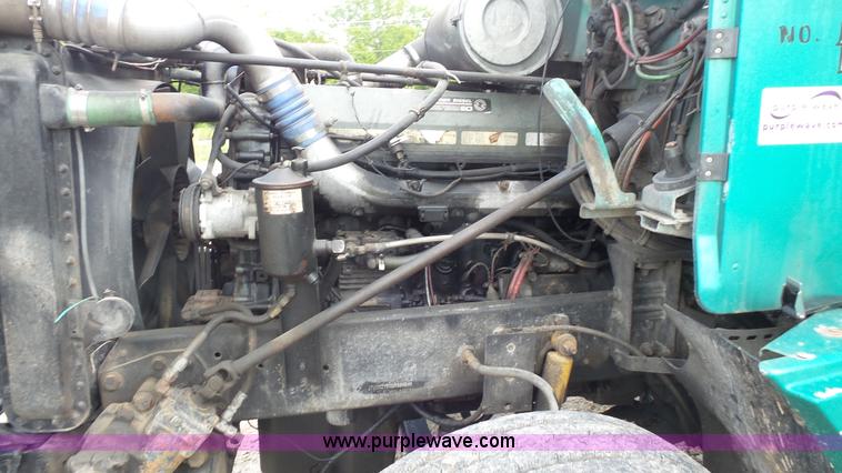 image for item K1418 1990 Freightliner FLD120 semi truck