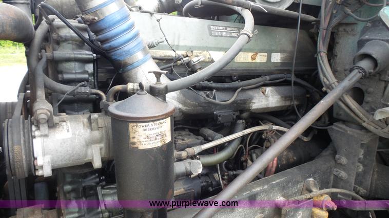 image for item K1418 1990 Freightliner FLD120 semi truck