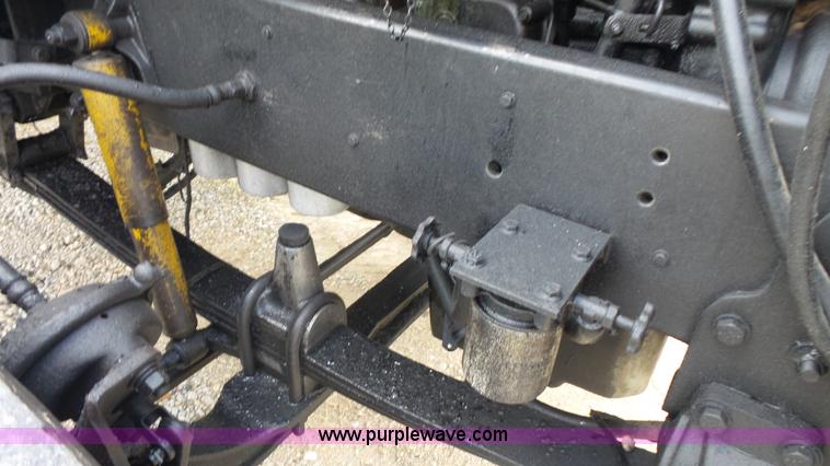 image for item K1418 1990 Freightliner FLD120 semi truck