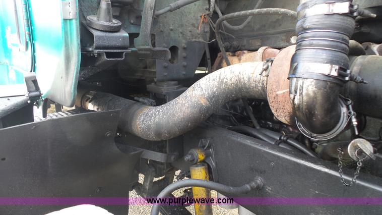 image for item K1418 1990 Freightliner FLD120 semi truck