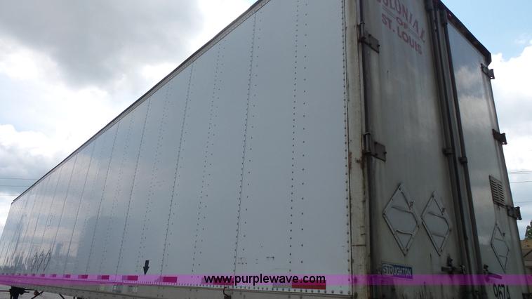 image for item K1419 2001 Stoughton AVW-535T-SCAR dry van trailer