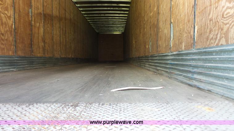 image for item K1419 2001 Stoughton AVW-535T-SCAR dry van trailer