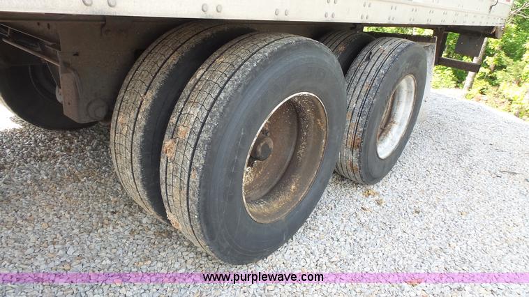 image for item K1419 2001 Stoughton AVW-535T-SCAR dry van trailer