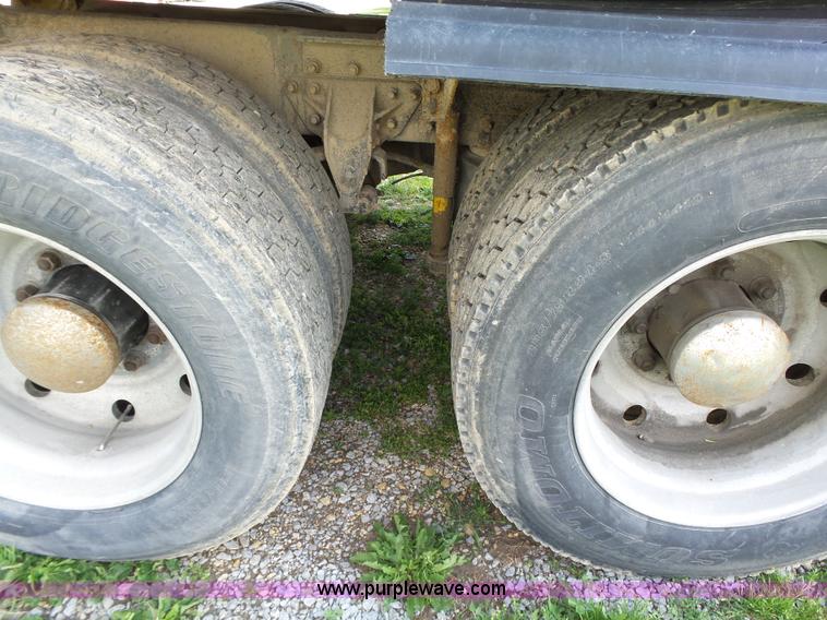 image for item K2219 1998 Mack CH613 semi truck