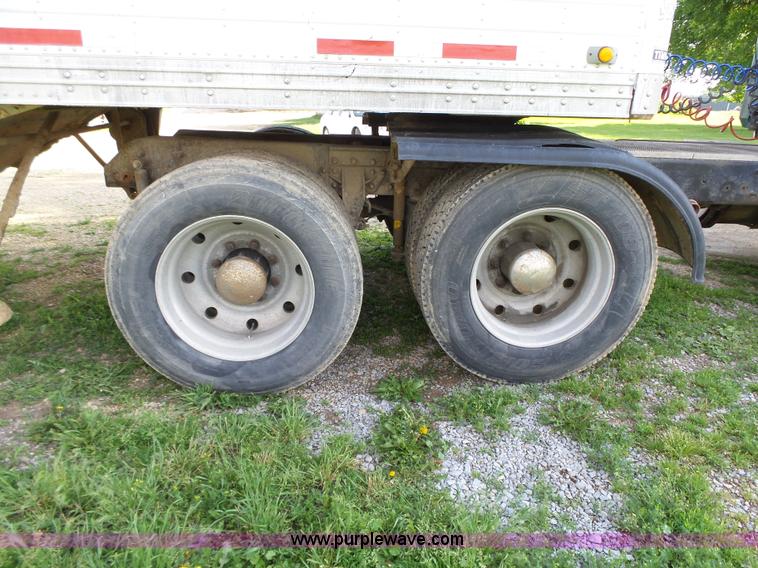 image for item K2219 1998 Mack CH613 semi truck