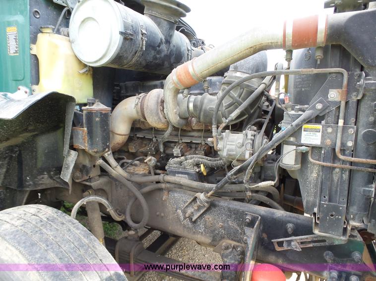 image for item K2219 1998 Mack CH613 semi truck