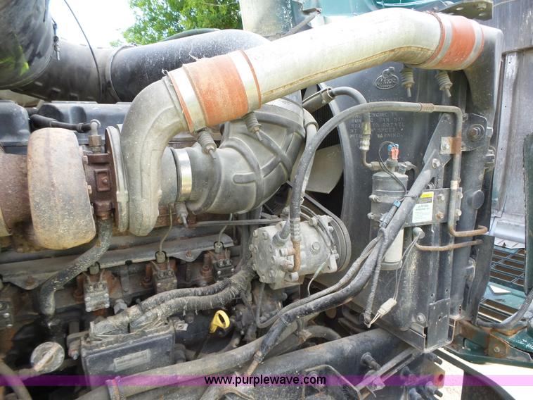 image for item K2219 1998 Mack CH613 semi truck