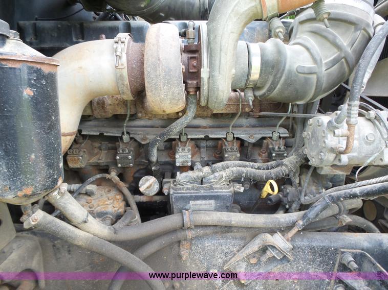 image for item K2219 1998 Mack CH613 semi truck