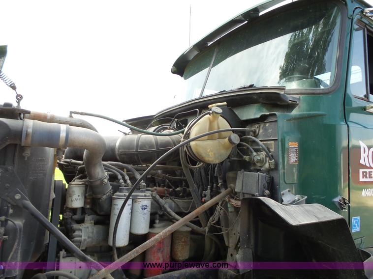 image for item K2219 1998 Mack CH613 semi truck