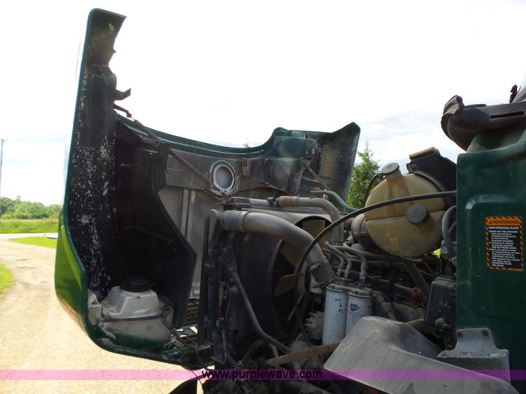 image for item K2219 1998 Mack CH613 semi truck