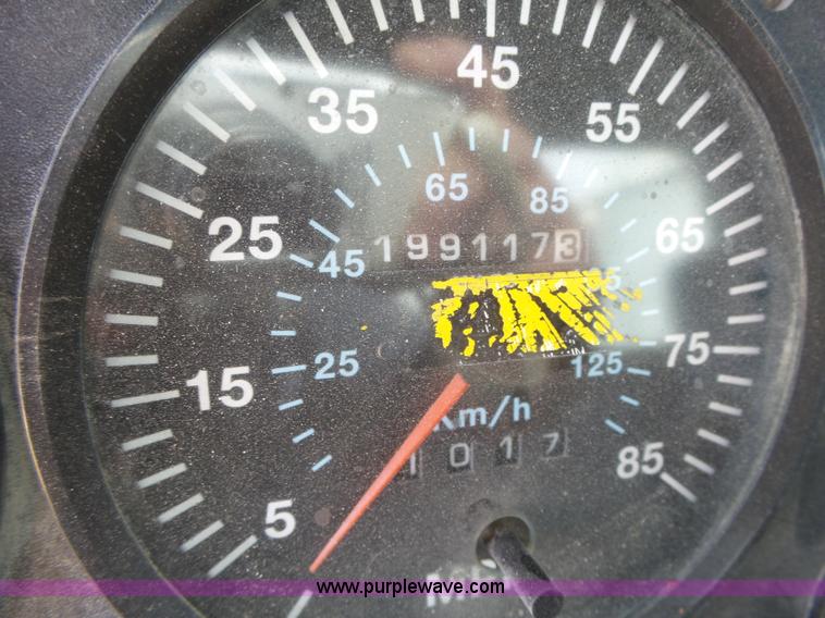 image for item K2219 1998 Mack CH613 semi truck