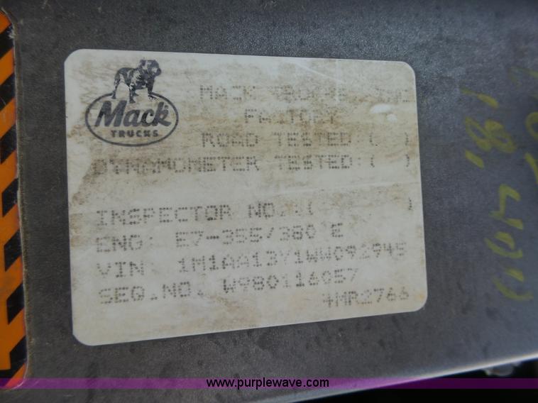 image for item K2219 1998 Mack CH613 semi truck