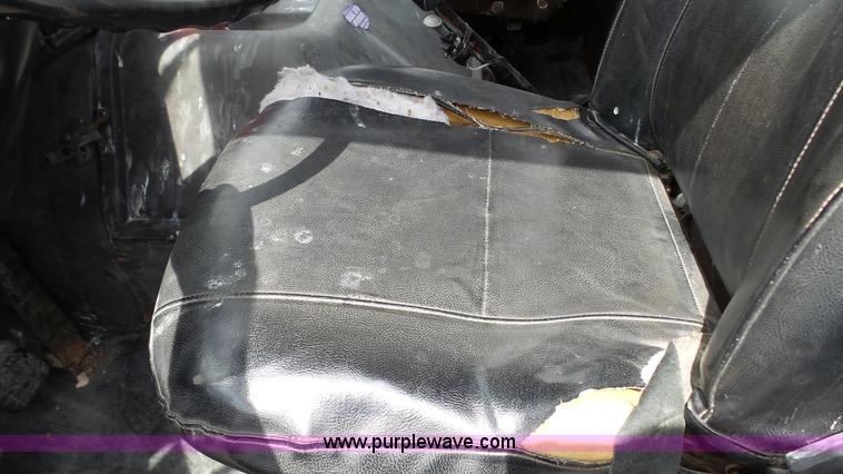 image for item K4044 1985 International S2260 semi truck