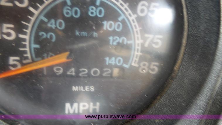 image for item K4044 1985 International S2260 semi truck