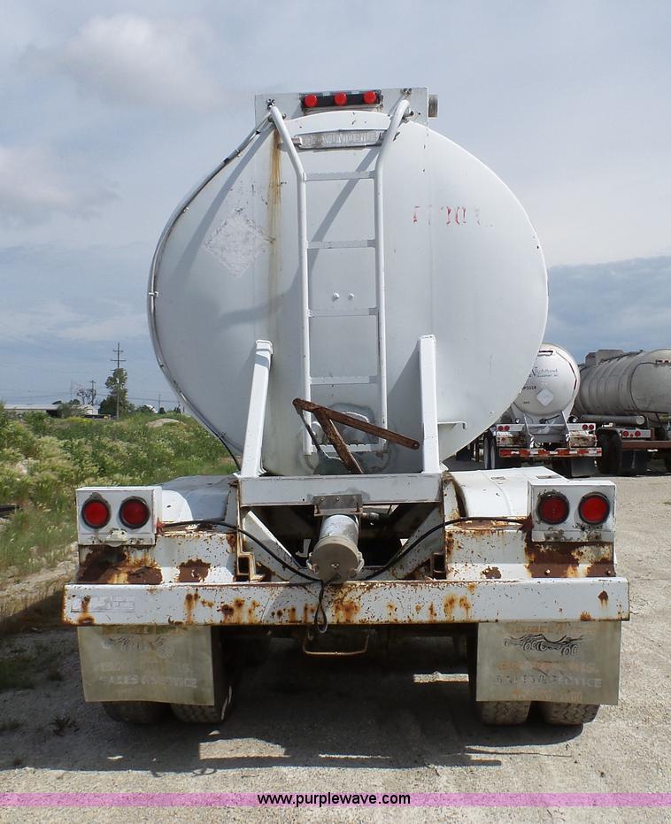 image for item K4046 1972 Trail Mobile tank trailer