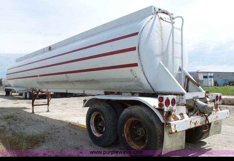 image for item K4046 1972 Trail Mobile tank trailer