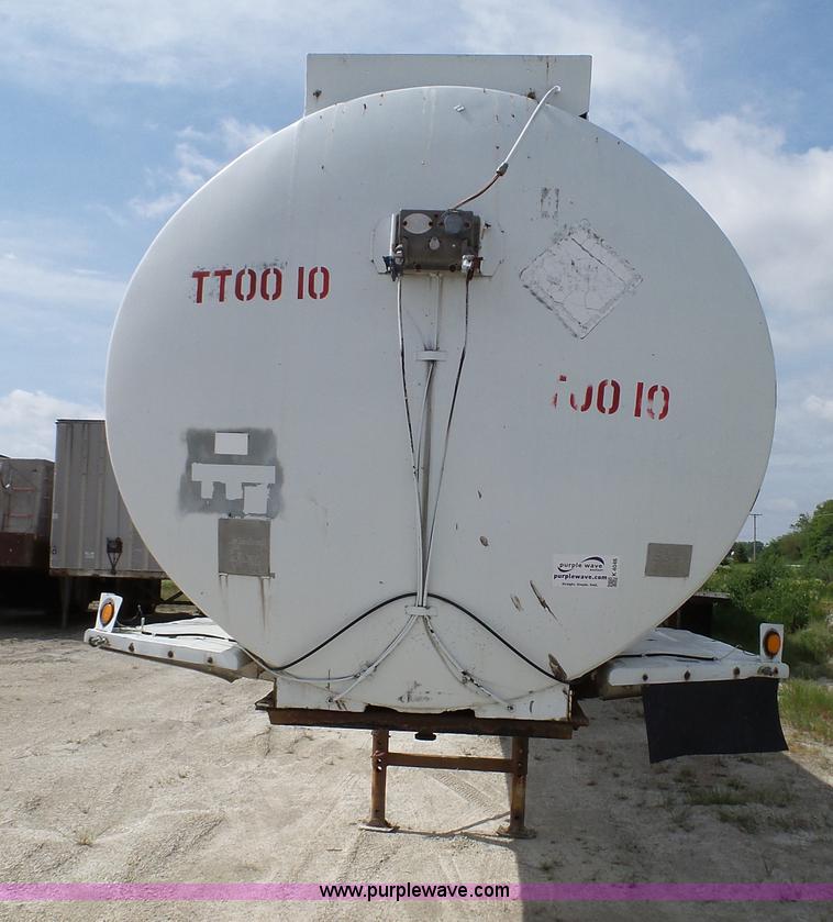 image for item K4046 1972 Trail Mobile tank trailer