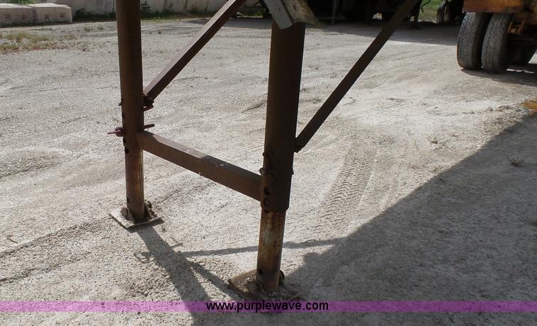 image for item K4046 1972 Trail Mobile tank trailer