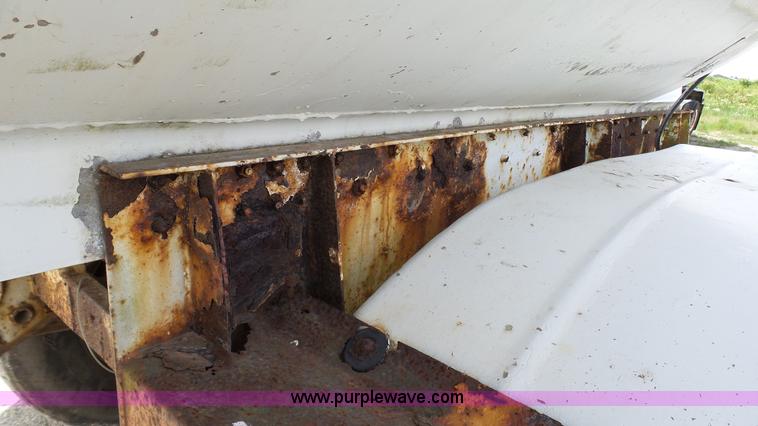 image for item K4046 1972 Trail Mobile tank trailer