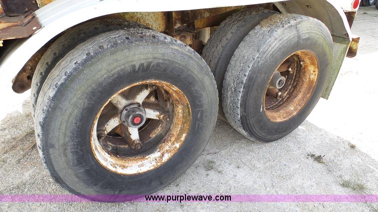 image for item K4046 1972 Trail Mobile tank trailer