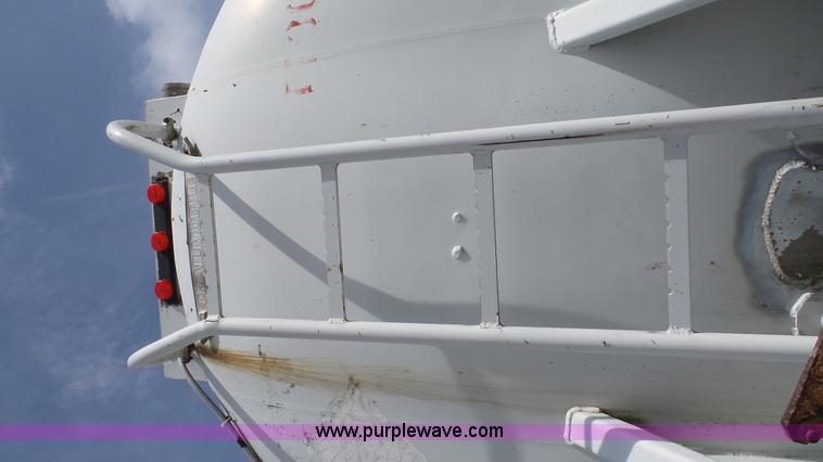 image for item K4046 1972 Trail Mobile tank trailer