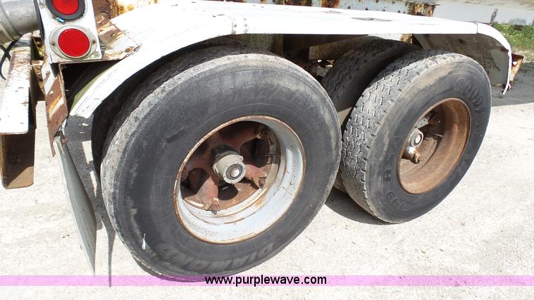 image for item K4046 1972 Trail Mobile tank trailer