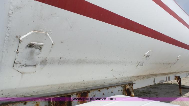 image for item K4046 1972 Trail Mobile tank trailer