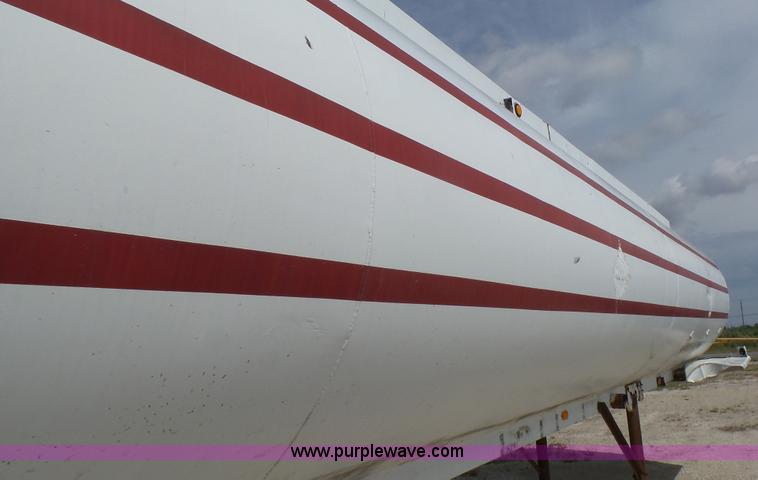 image for item K4046 1972 Trail Mobile tank trailer