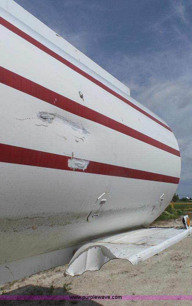 image for item K4046 1972 Trail Mobile tank trailer