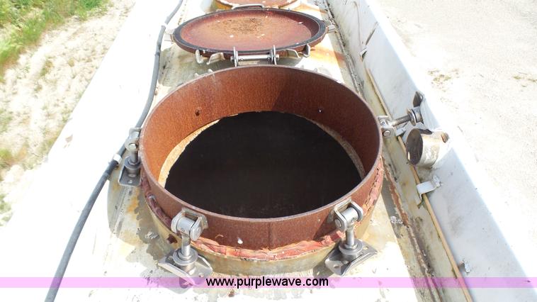 image for item K4046 1972 Trail Mobile tank trailer