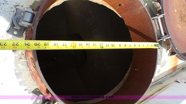 image for item K4046 1972 Trail Mobile tank trailer