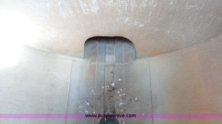 image for item K4046 1972 Trail Mobile tank trailer