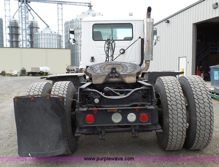 image for item K4054 1995 Mack CH613 semi truck