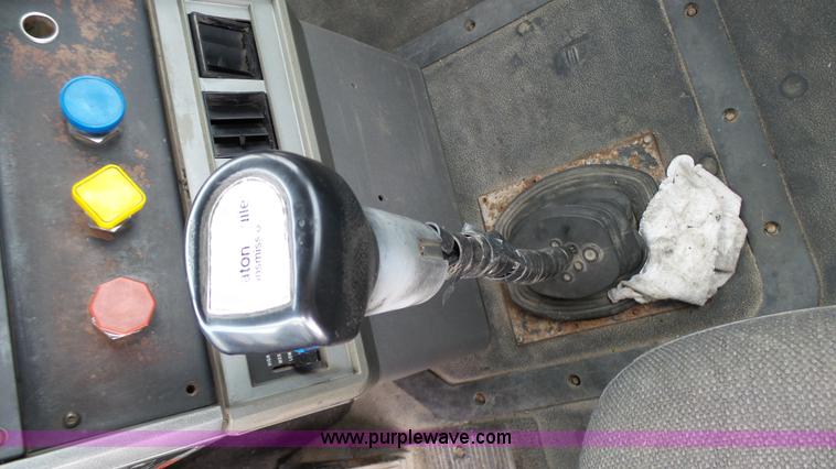 image for item K4054 1995 Mack CH613 semi truck