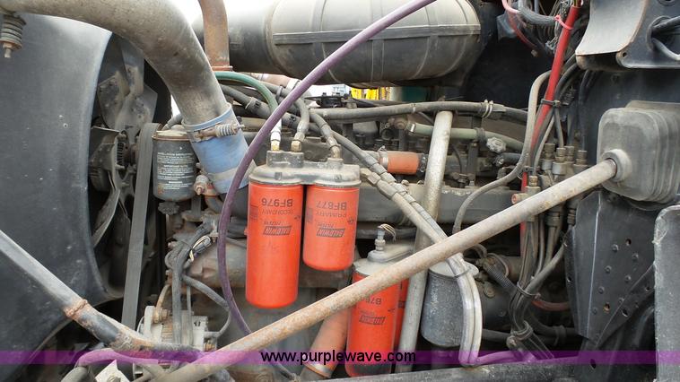 image for item K4054 1995 Mack CH613 semi truck