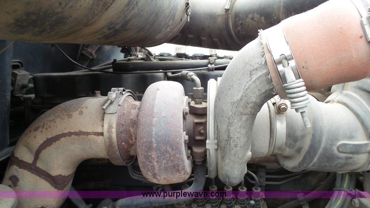 image for item K4054 1995 Mack CH613 semi truck