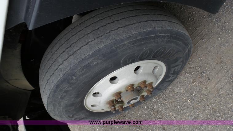 image for item K4054 1995 Mack CH613 semi truck