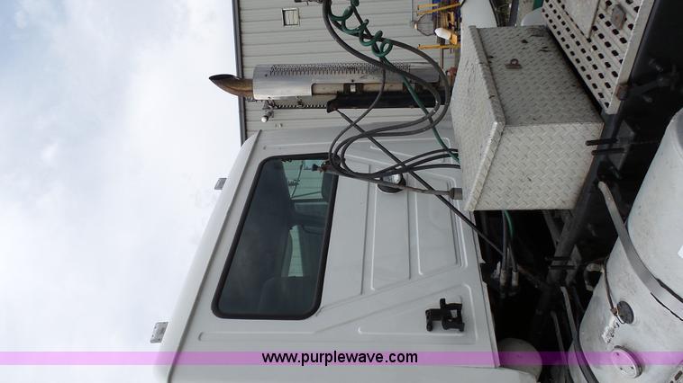 image for item K4054 1995 Mack CH613 semi truck