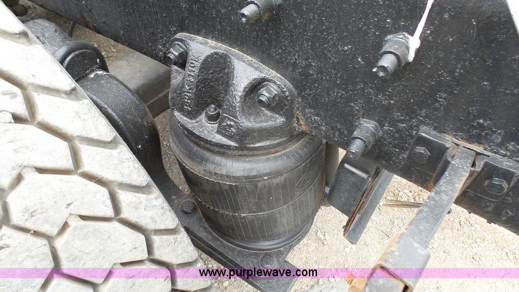 image for item K4054 1995 Mack CH613 semi truck