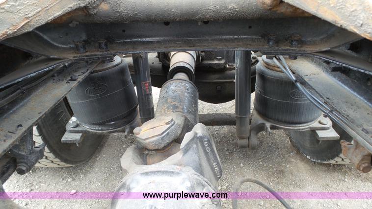 image for item K4054 1995 Mack CH613 semi truck