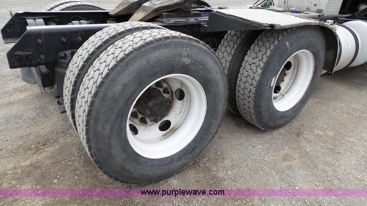 image for item K4054 1995 Mack CH613 semi truck