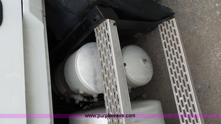 image for item K4054 1995 Mack CH613 semi truck