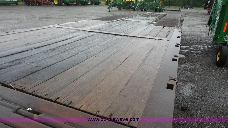 image for item K4574 2004 Ledwell LW48-TT2-10-A3 equipment trailer