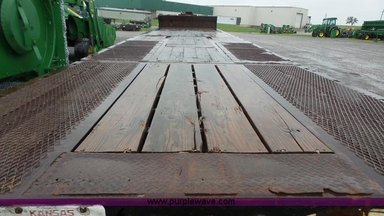 image for item K4574 2004 Ledwell LW48-TT2-10-A3 equipment trailer