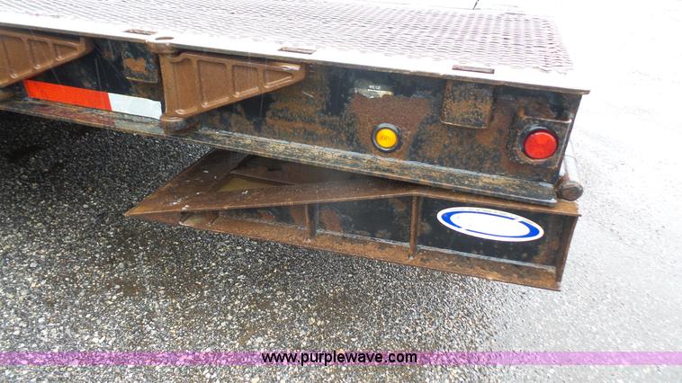 image for item K4574 2004 Ledwell LW48-TT2-10-A3 equipment trailer