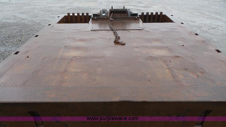 image for item K4574 2004 Ledwell LW48-TT2-10-A3 equipment trailer