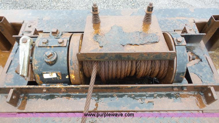 image for item K4574 2004 Ledwell LW48-TT2-10-A3 equipment trailer