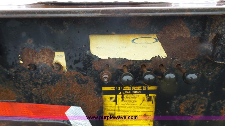 image for item K4574 2004 Ledwell LW48-TT2-10-A3 equipment trailer