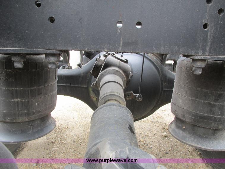 image for item K4682 2000 Freightliner FLD112 semi truck